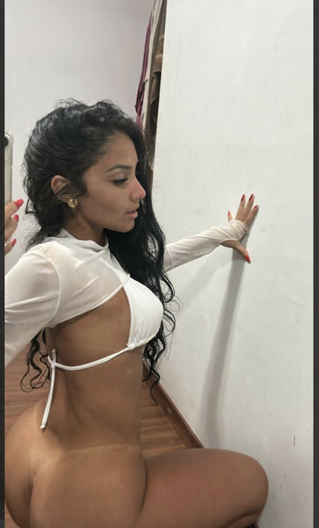 Ya Malb pretty model photo