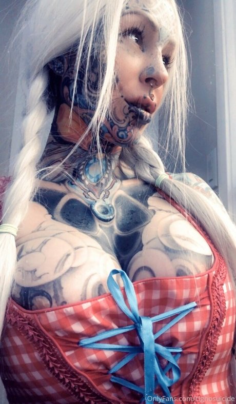 cignosuicide perfect actress galleries