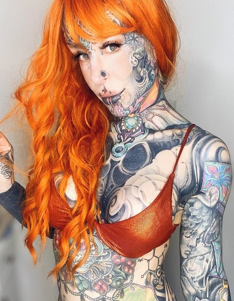 cignosuicide nudes star photo