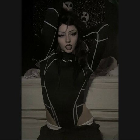 Nivvky nudes model photos