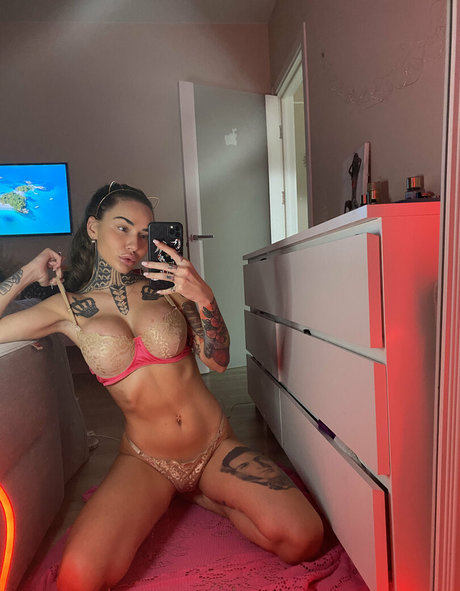 miafoxie exclusive actress pictures