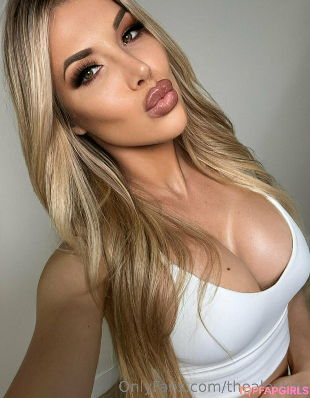 thealexkay beautiful pornstar pictures