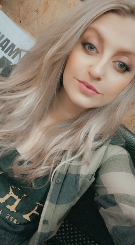 Femmefataleairsoft star beautiful photo