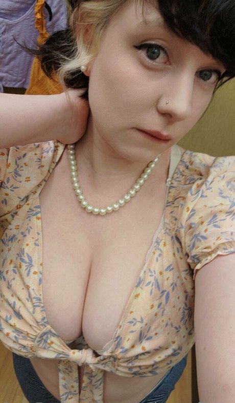 bbymaeflowers model nude gallery