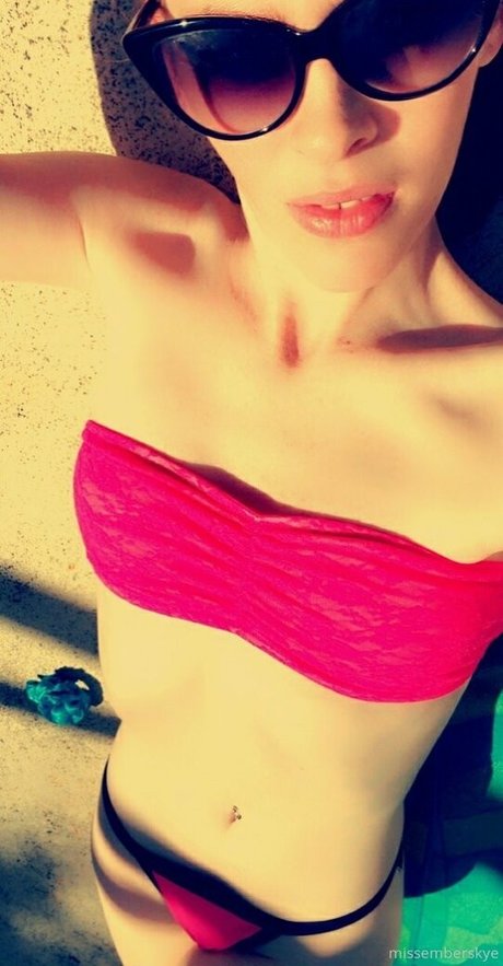 missemberskye model pretty pics