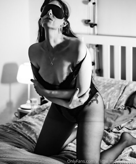 rosiefinchgirl porn model photo