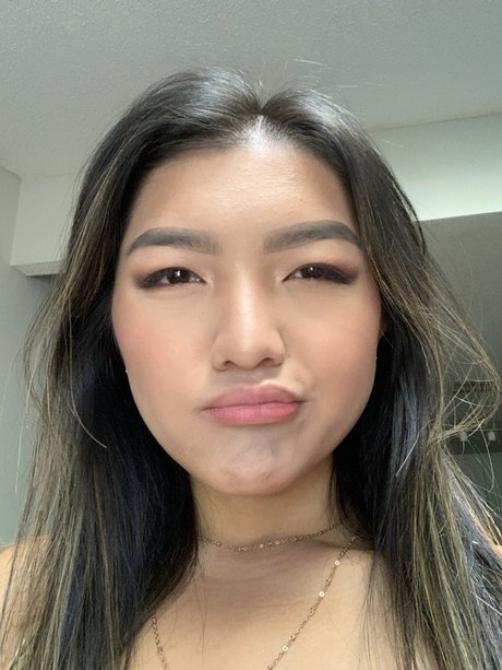 Mia Chung model best images