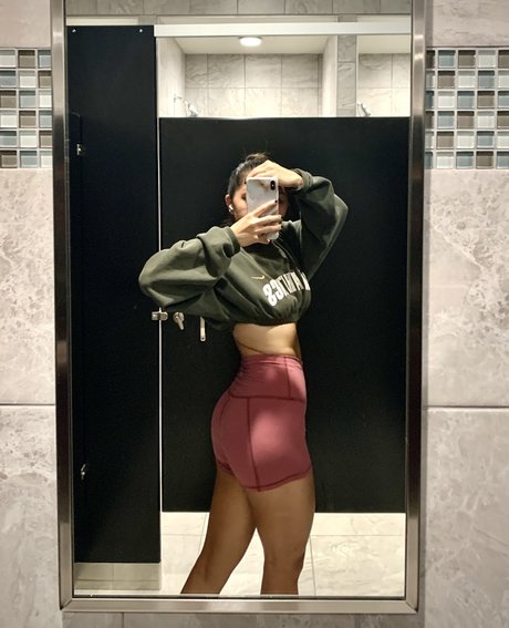 Mia Chung sexy star galleries