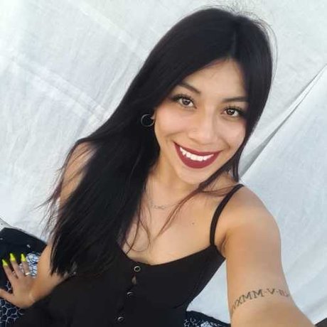 mia agustina model sexy galleries