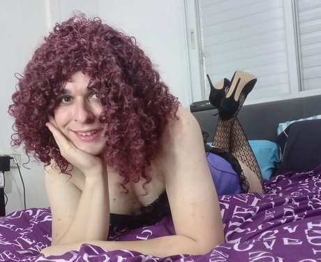 Sissy Mia naked model image