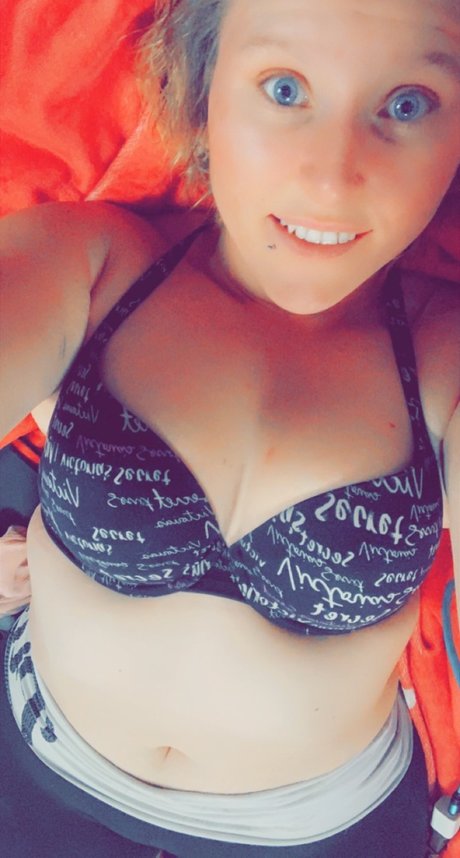 Bella Parsons model nude image