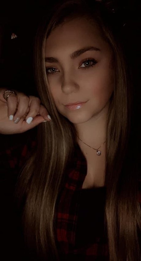 Beach Babez star sexy img