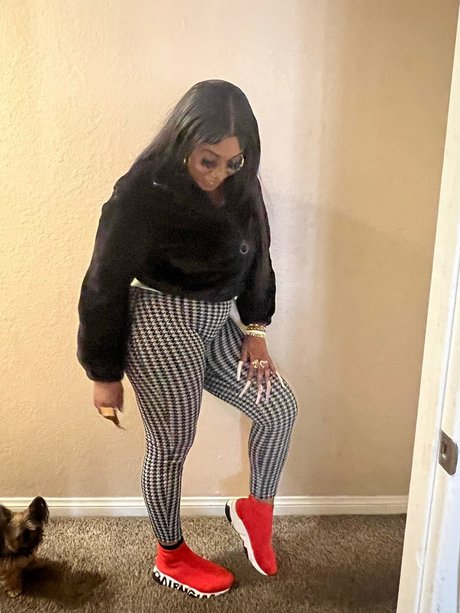 Bentley free pornstar image