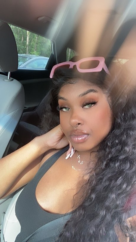 Milaann model naked images