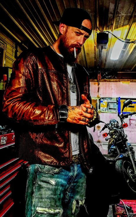 DV D naked model images