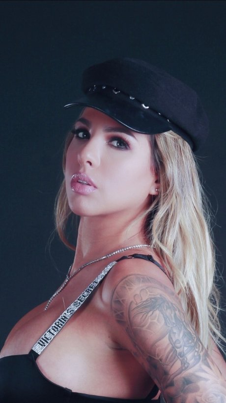 Michelle Montcourt_ star erotic img