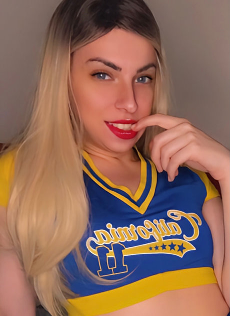 Babi Gorgeous sexy model image