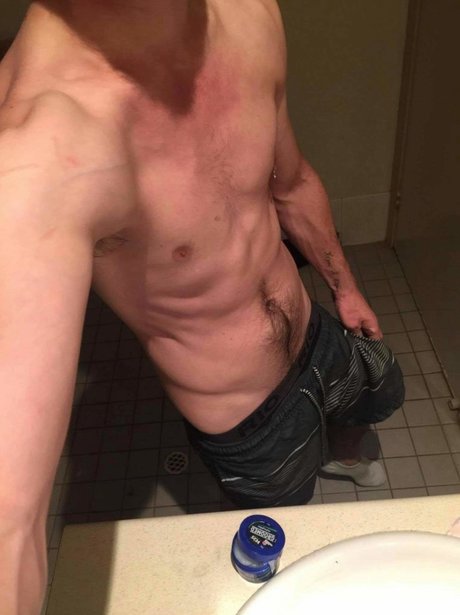 HUNG 8 pornstar photos