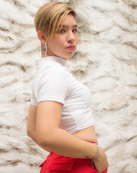 Mily 13 free actress photos