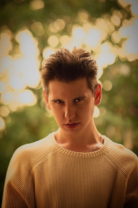 Milosh Milestone star nice pics