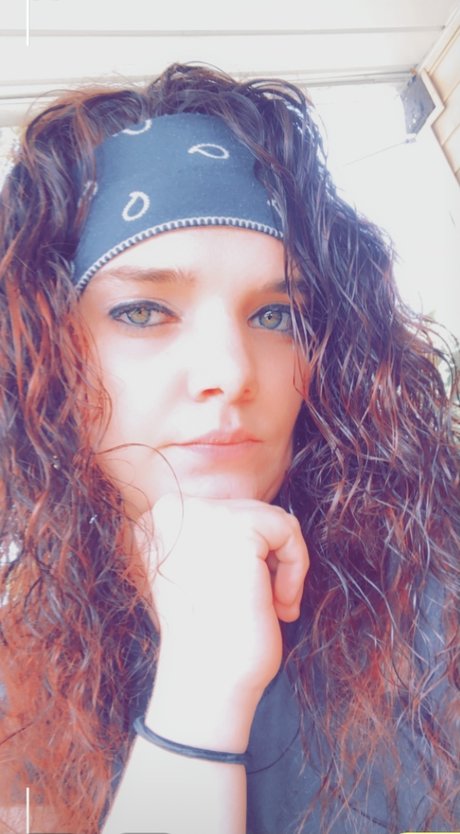 Carly Currence hd star img