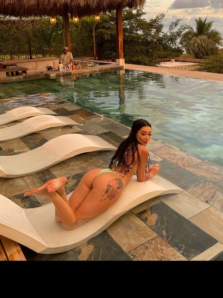 Carly B pornographic star img