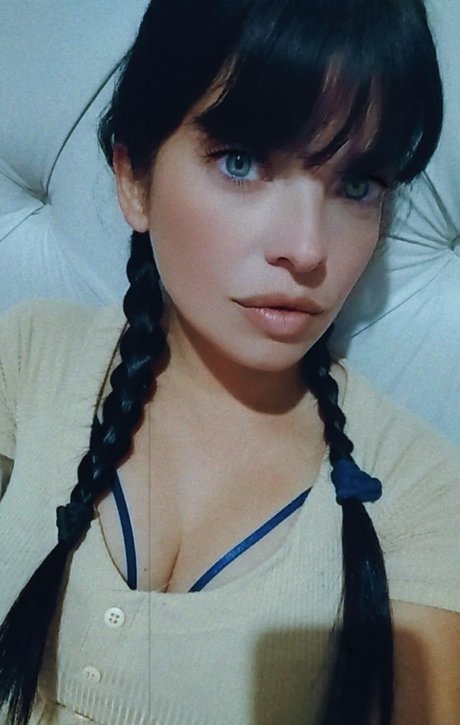 Carli_ model naked galleries