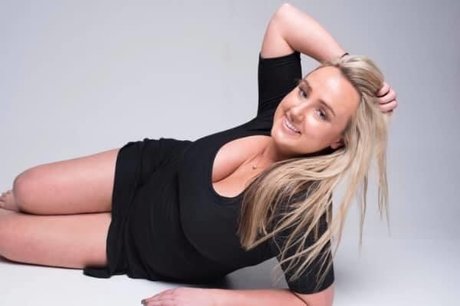 Carm sdmn beautiful model pics