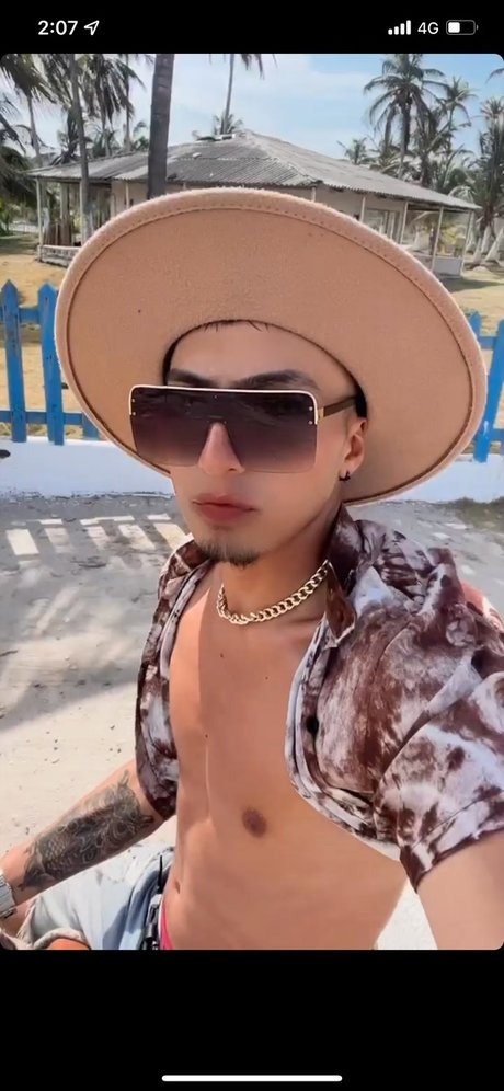 CDanielRodriguez model pretty photo