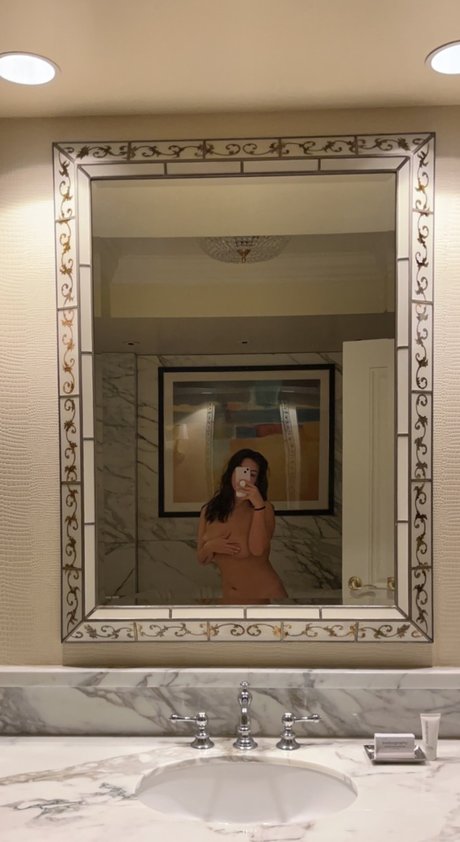 IceyGirl model beautiful img