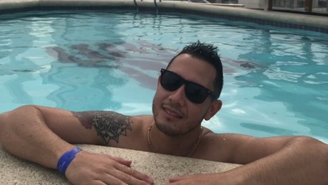 Andres Madrid star naked pic