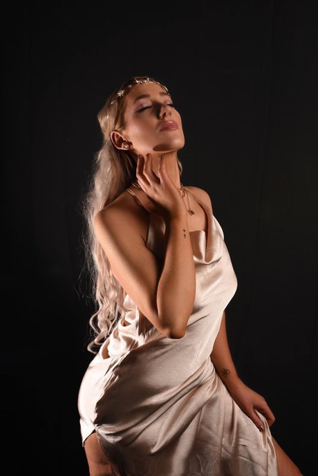 Caroline Rose xxx star pictures