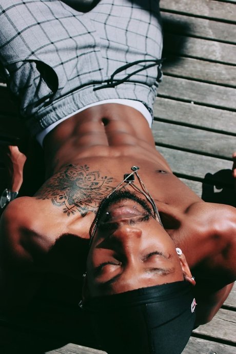 Miles Evans pornstar photo