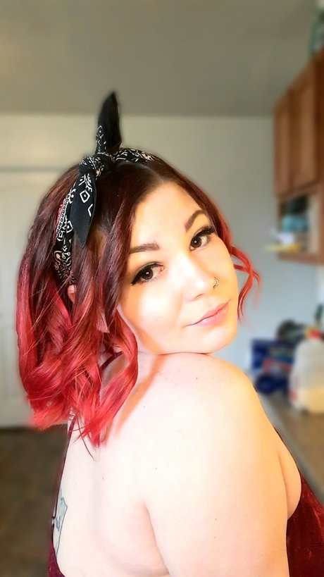 Milfasaurus Rex_ hot model pics