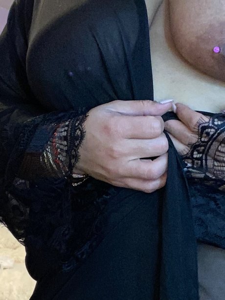 MissYumYums pretty actress image