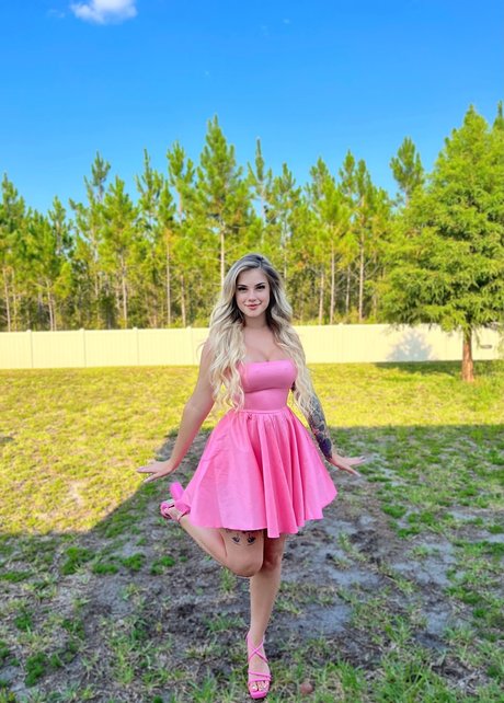 Baylee Everly adult actress galleries