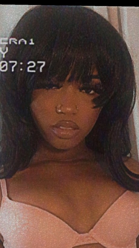 TheeRealCarmen_ model beautiful gallery