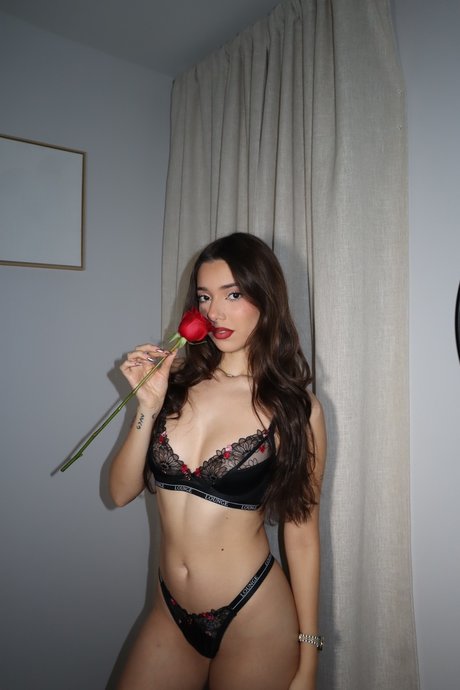 Mirka Daniela adult model image