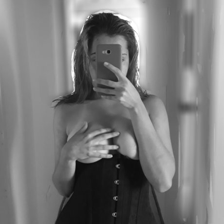 Ana Ann pretty star pics