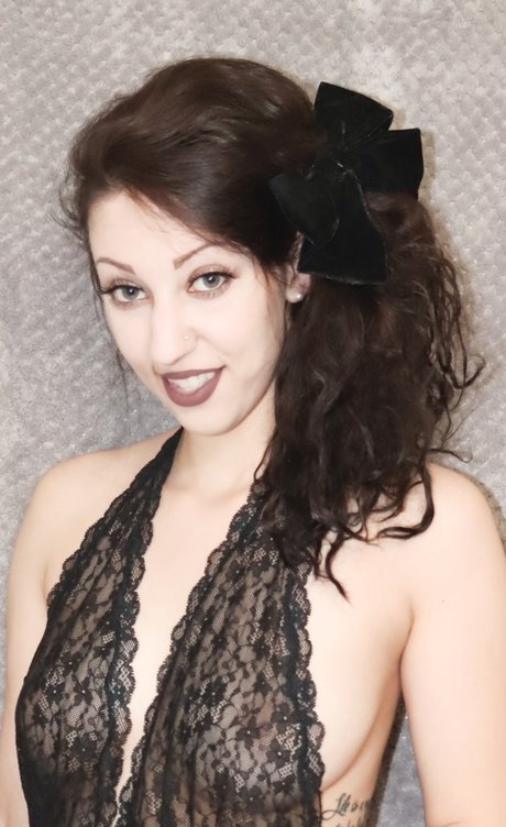 MissLolaAddams xxx actress images