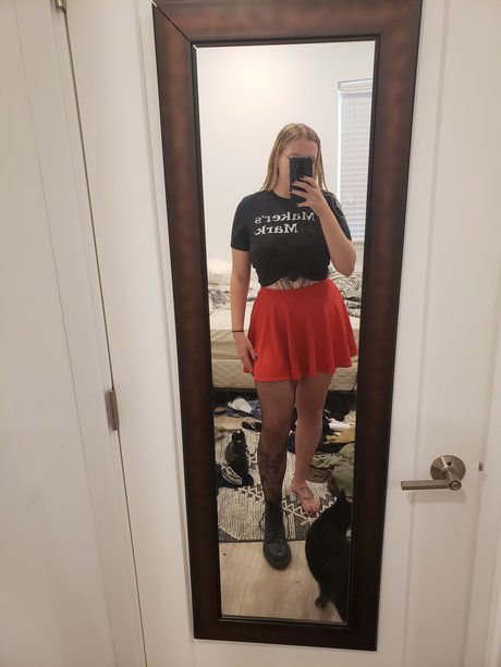 Miss Lily XO pornstar naked img