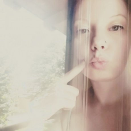 Miss LauraAnna_ star art photos