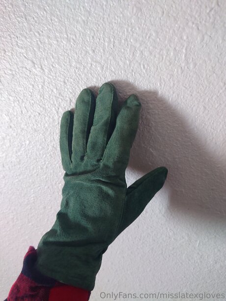 Miss Latex GLoves nude star archive