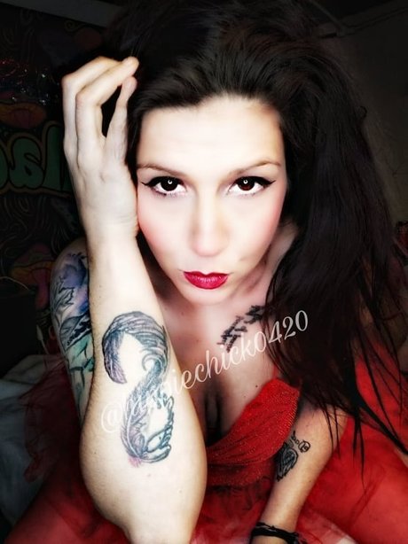 Hippie chick naked model archive