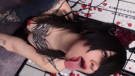 Filipina long tongue queen_ exclusive star image