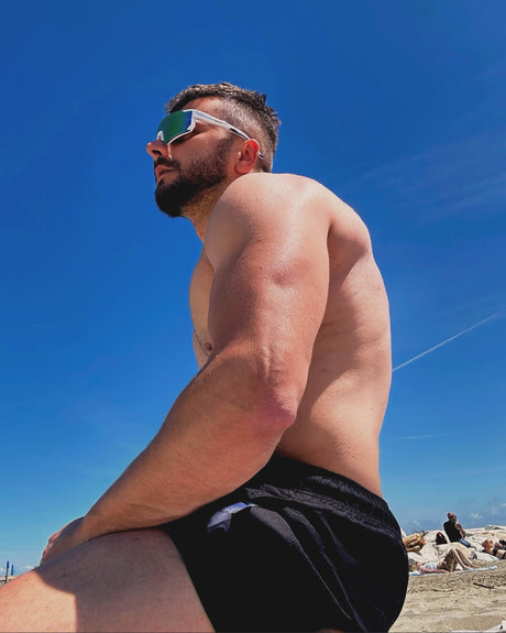 Muscleguy pornstar nude photos