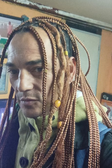 Isra Oliva model nice img