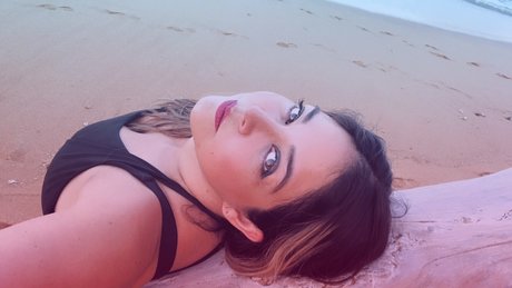 Jezabel Olmos naked model photos