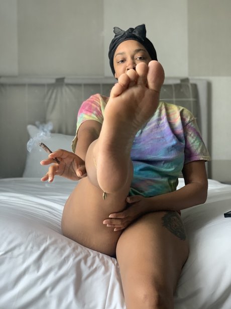 Hippytoesnsolesss star adult picture