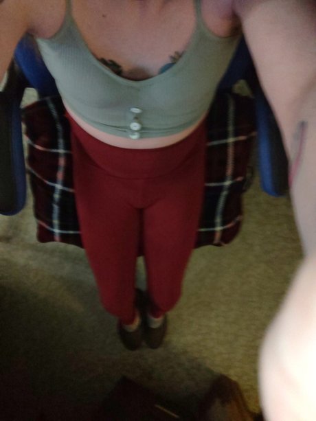 Miranda Starr adult model pic